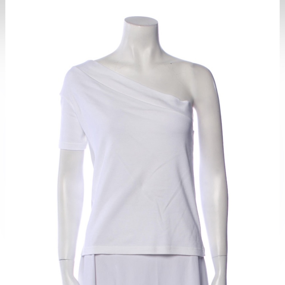 NEW! ✨Jacquemus cotton one shoulder T
orig.$430.